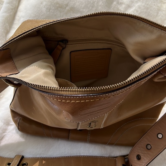 Coach bag, brand new condition, tan. Beautiful bag! - Picture 4 of 6